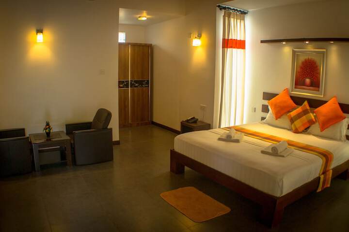 Room 4 of 65