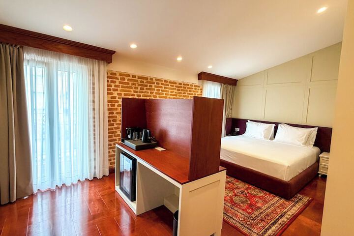 Room 47 of 96