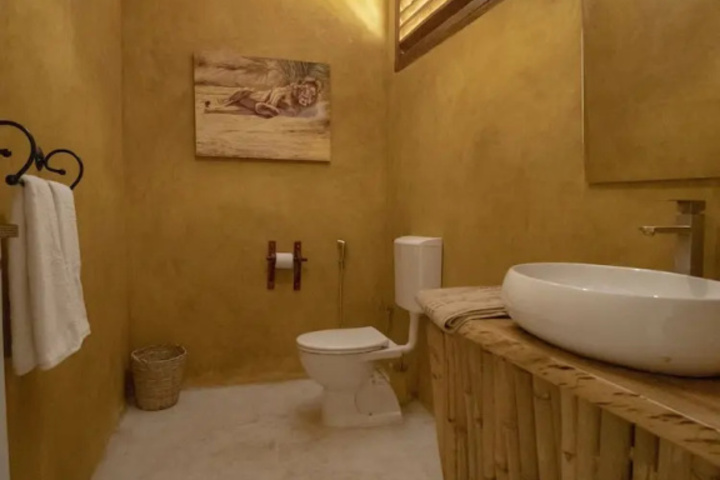 Room 4 of 27