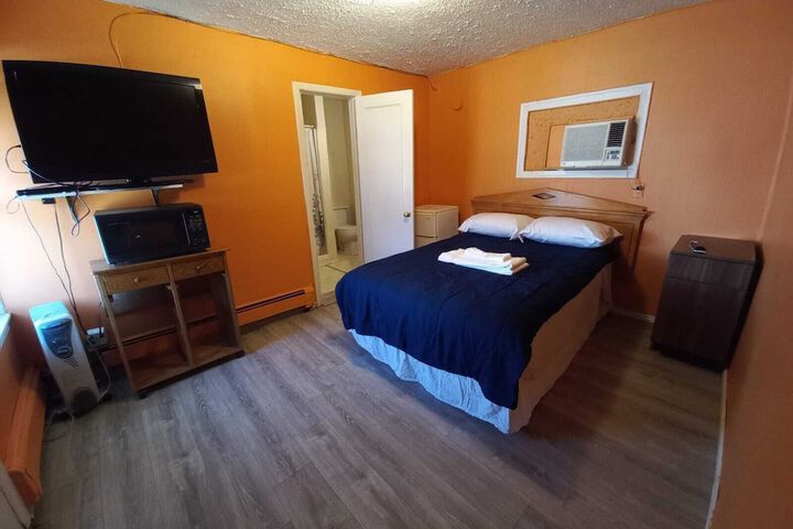Room 26 of 38