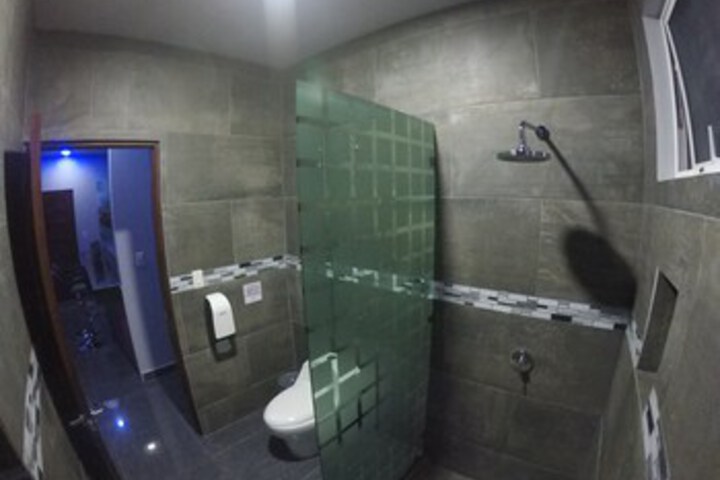 Room 3 of 78