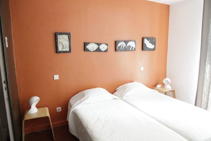 Room 10 of 47