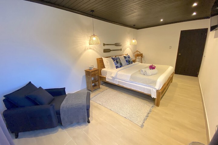 Room 40 of 141