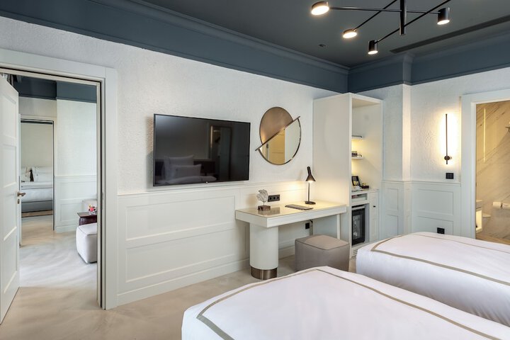Room 25 of 261