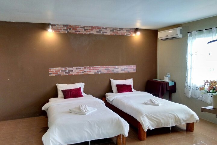 Room 30 of 104