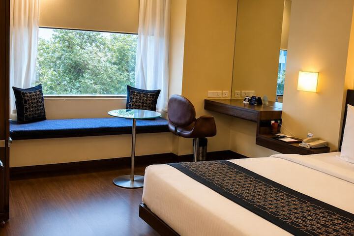 Room 42 of 109