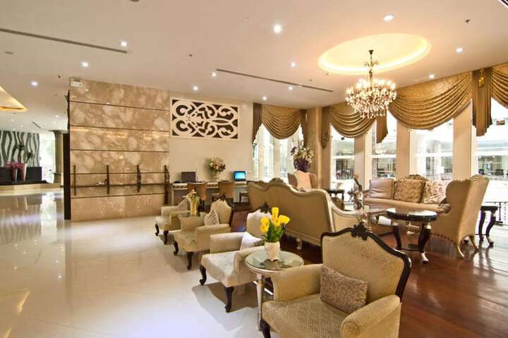 Entrance & Lobby