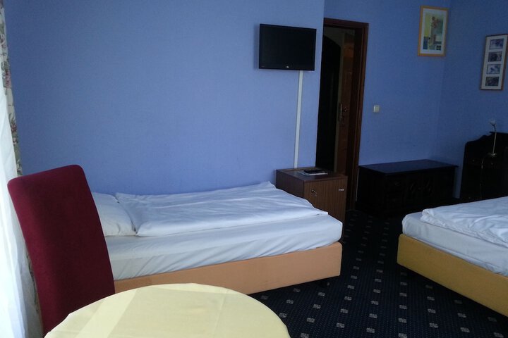 Room 8 of 41