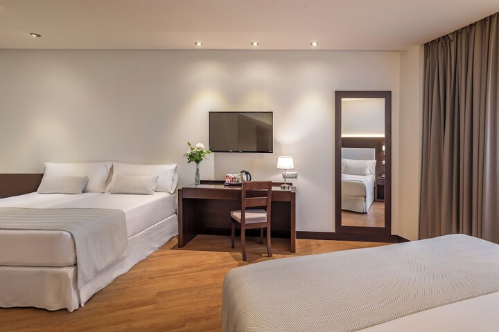 Room 19 of 111
