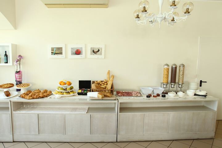 Breakfast/Coffee Service 42 of 55