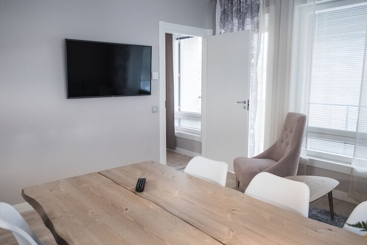 Room 9 of 33