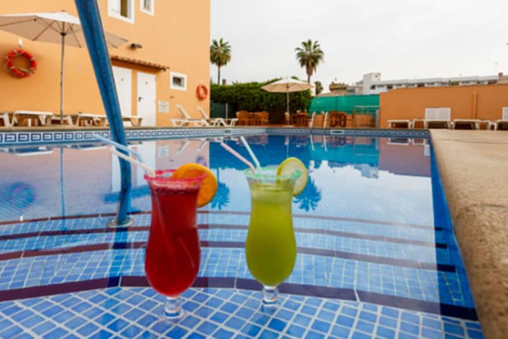 Pool Hotel
