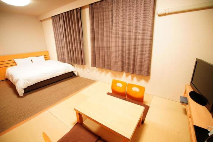 Room 13 of 43