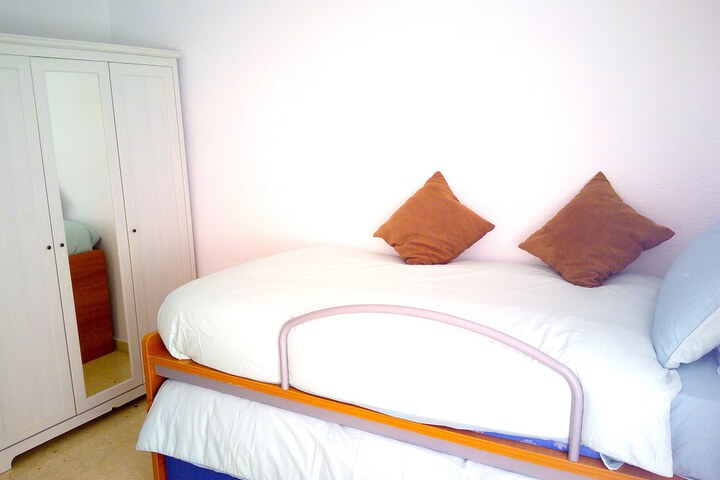 Room 3 of 33