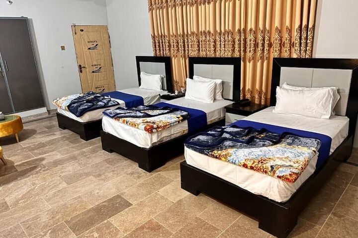 Room 3 of 11
