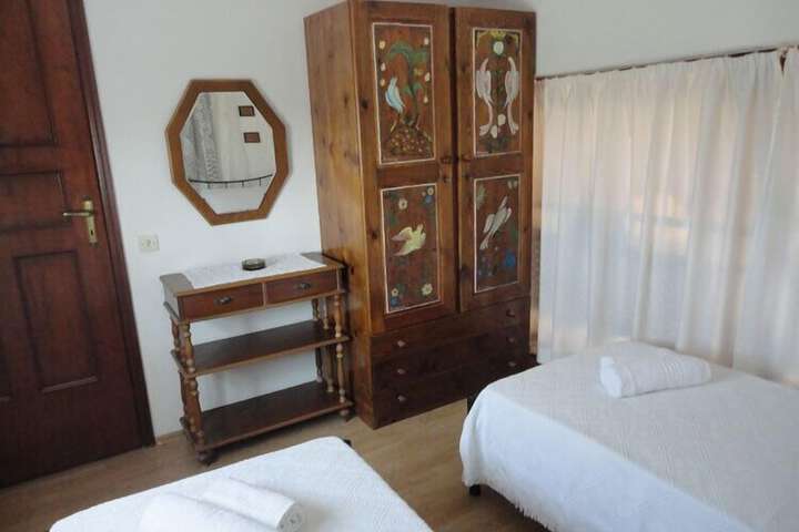 Room 21 of 106