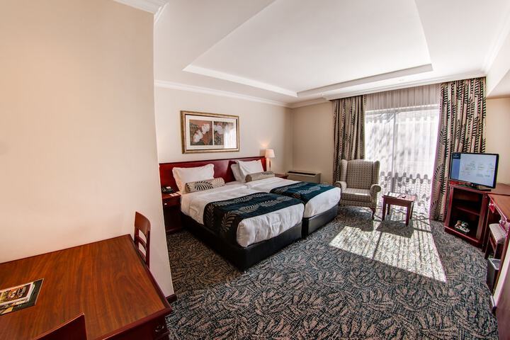 Room 4 of 20