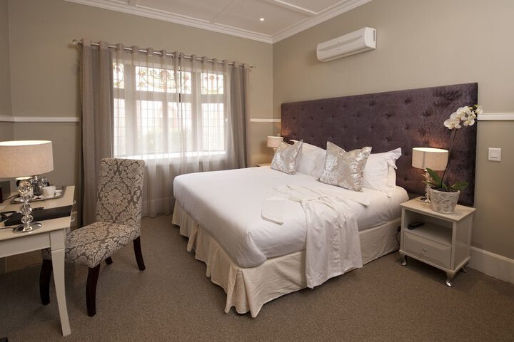Room 3 of 37
