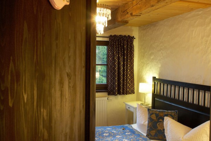 Room 15 of 50