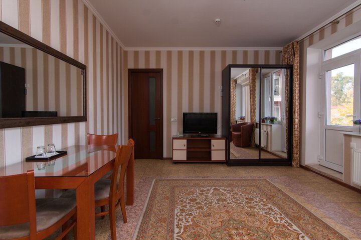 Room 98 of 151