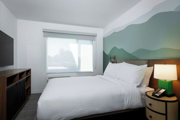 Room 14 of 34