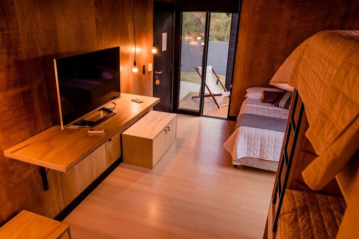 Room 10 of 22