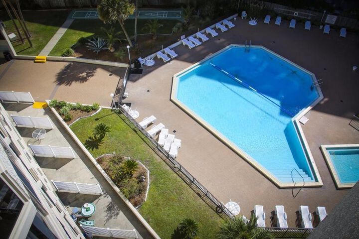 Pool 39 of 59
