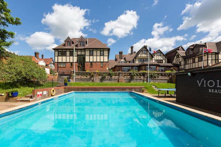Photo of De Rougemont Manor Hotel & Suites