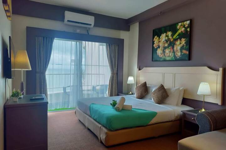Room 121 of 650