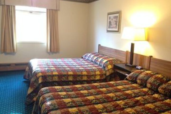 Room 7 of 9