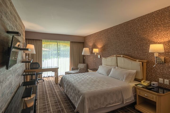 Room 27 of 163