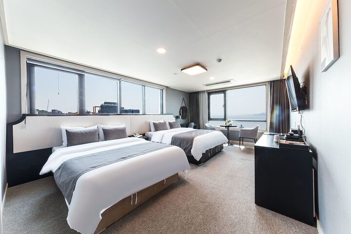 Room 4 of 62