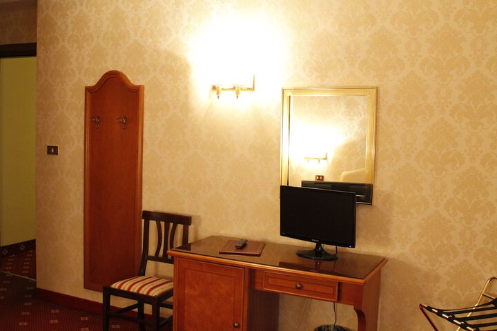 Room amenity