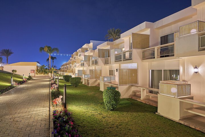 Hotel Exterior 93 of 93