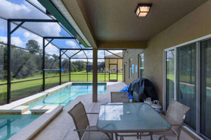 Pool 640 of 687