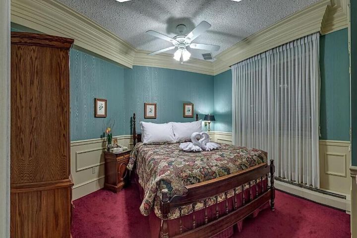 Room 8 of 47