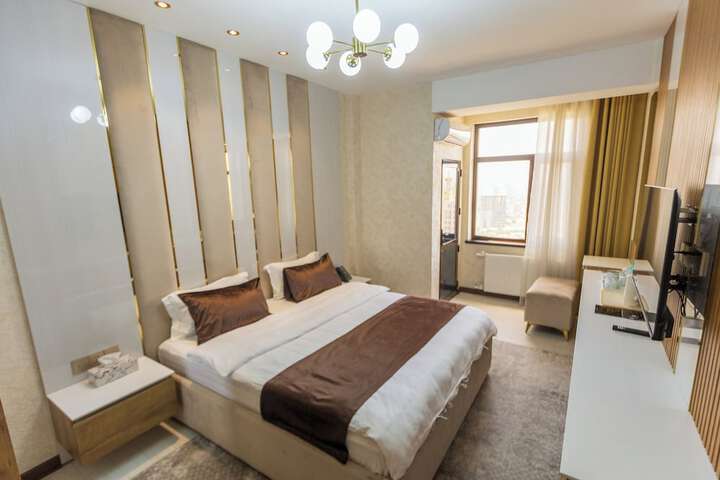 Room 2 of 68