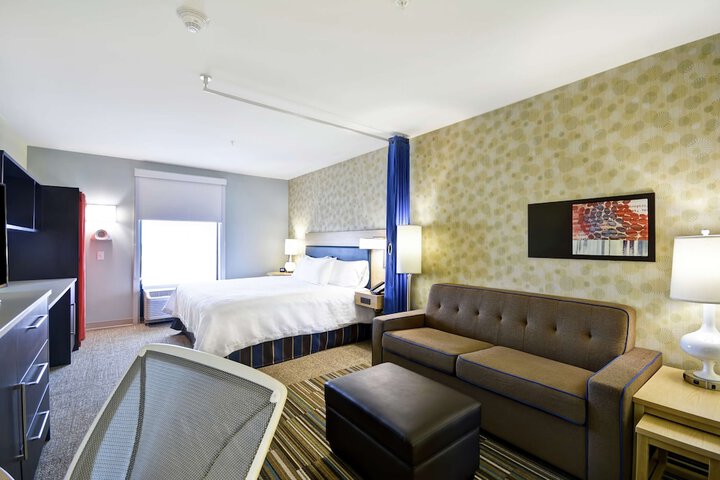 1 King Bed Studio Suite (12 of 14)