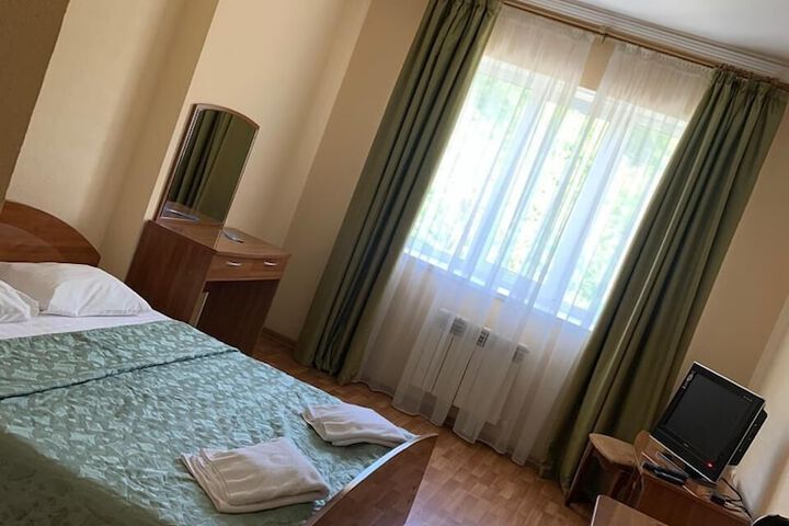Room 9 of 11