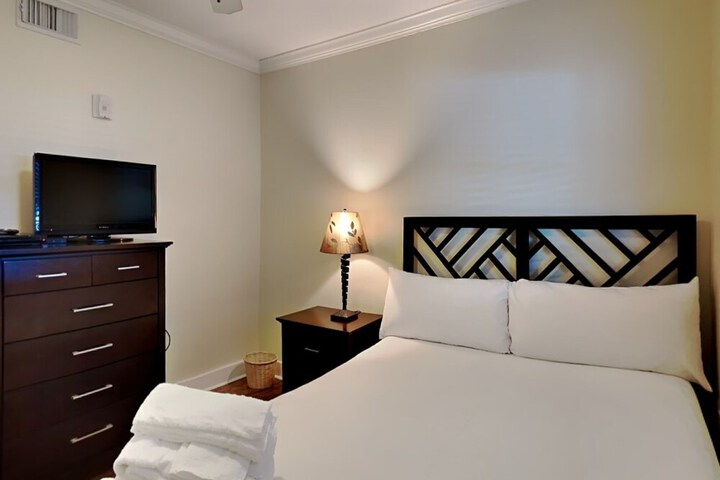 Room 13 of 68