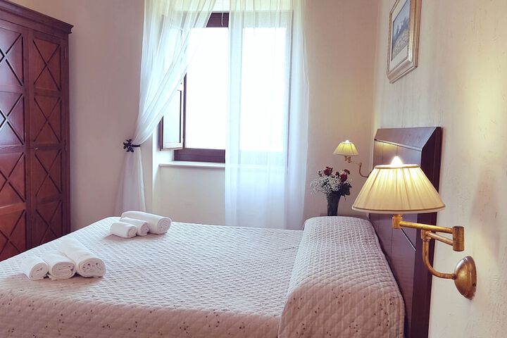 Room 10 of 52