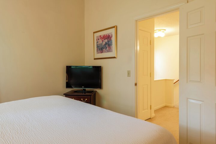 Queen Bed Accessible (38 of 38)
