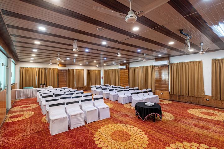 Ballroom/Hall 98 of 109