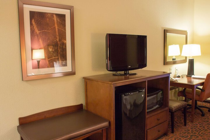 Room 28 of 69