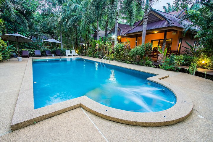 Hotel with Pool