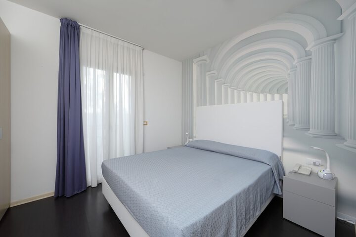 Room 15 of 45