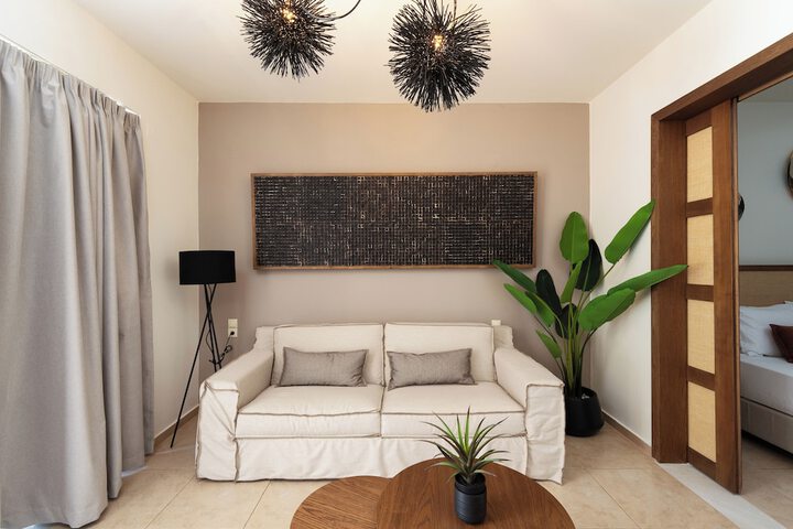 Room 27 of 102
