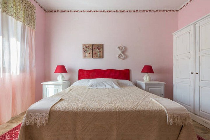 Room 4 of 42