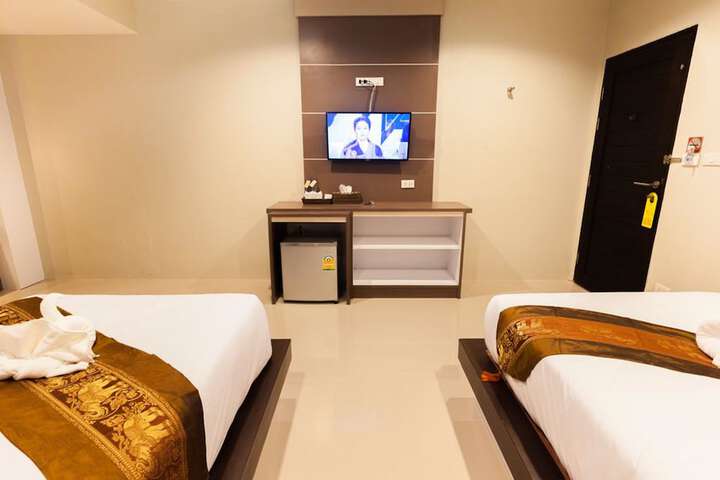 Room 5 of 25