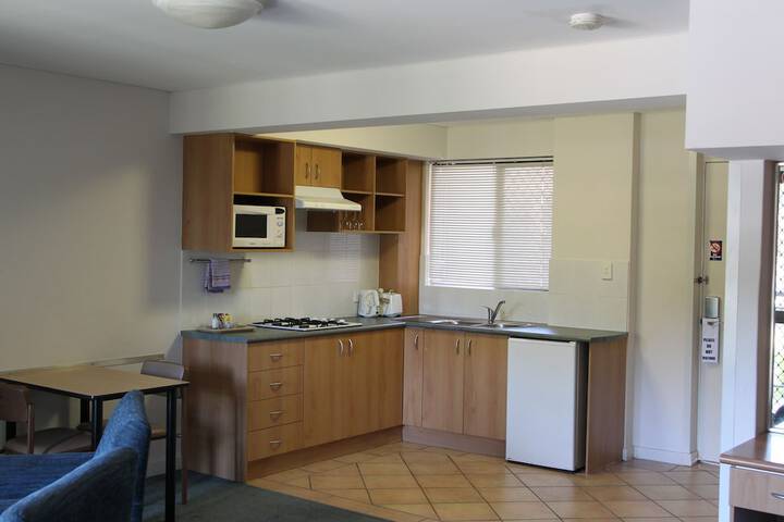 Room 4 of 61